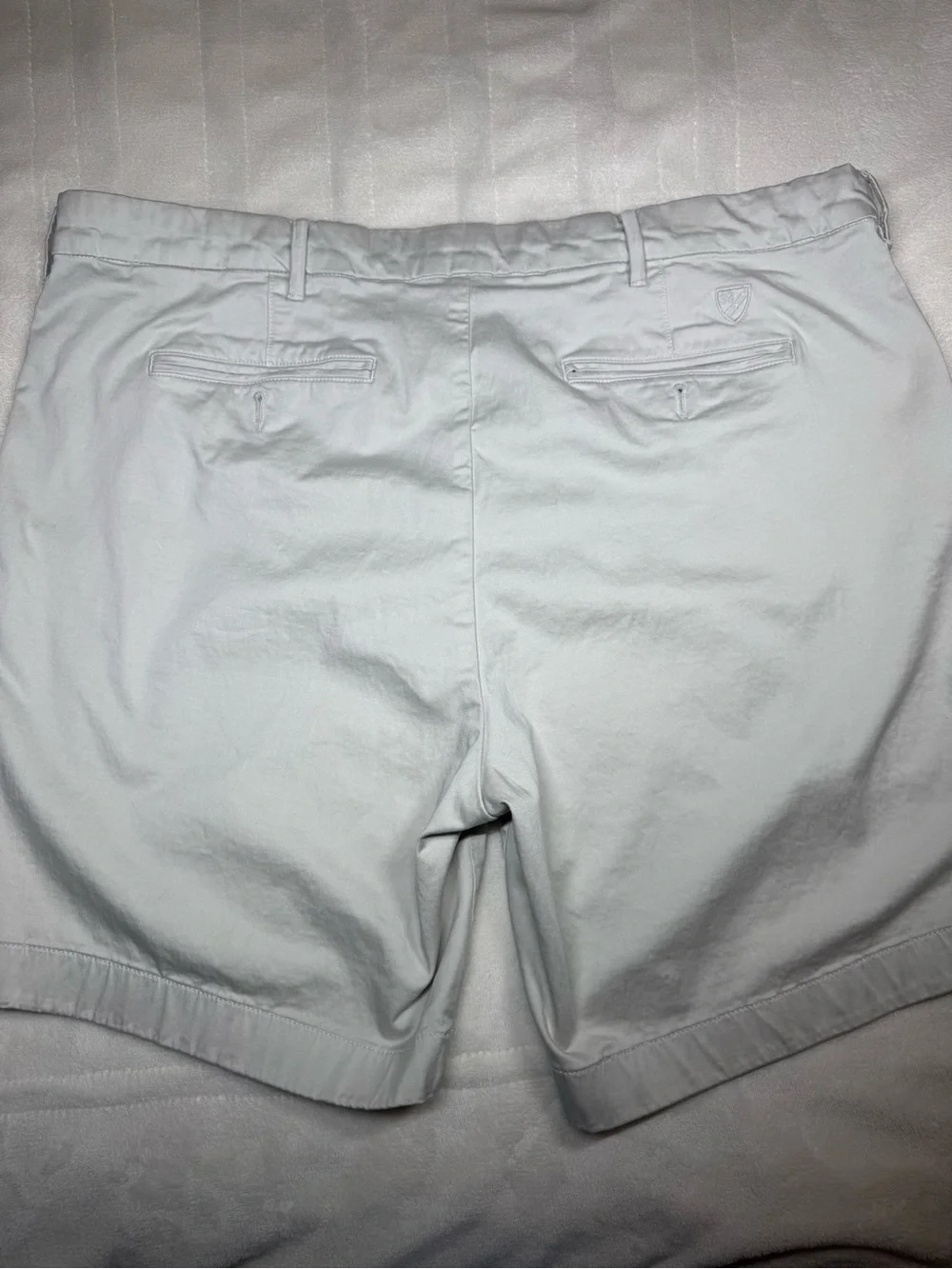 Daniel Cremieux Cream Madison Flat Front Shorts with Blue-Trim Waistband